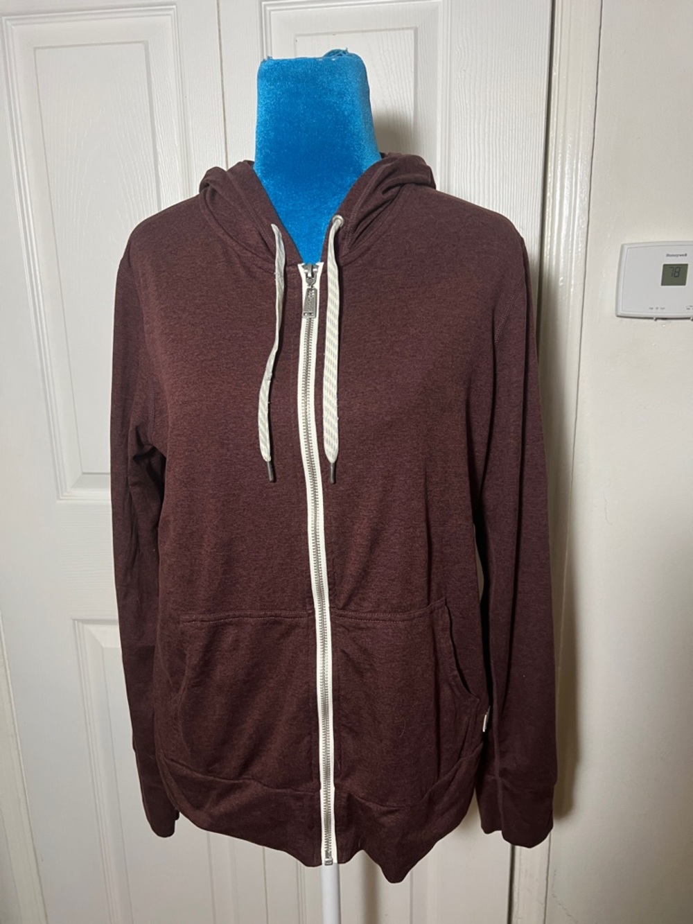 Vuori Athletic Full Zip Hooded Sweatshirt Women’s Medium Super soft - Picture 2 of 8